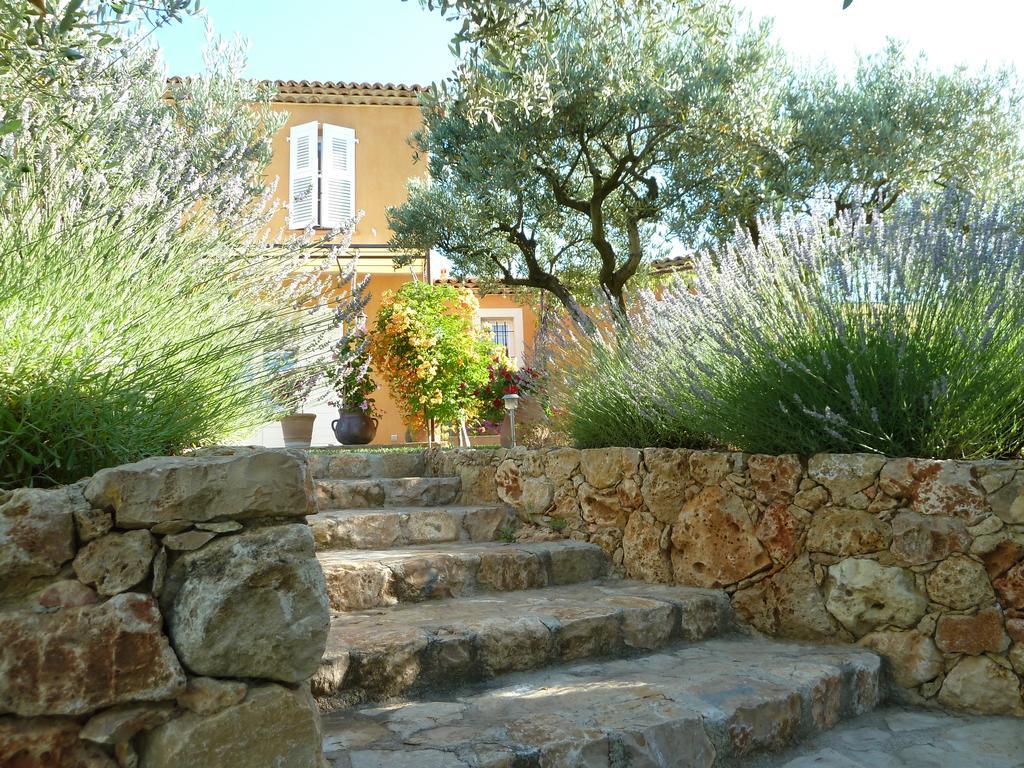 Mas De L'Olivette Panzió Cotignac Kültér fotó