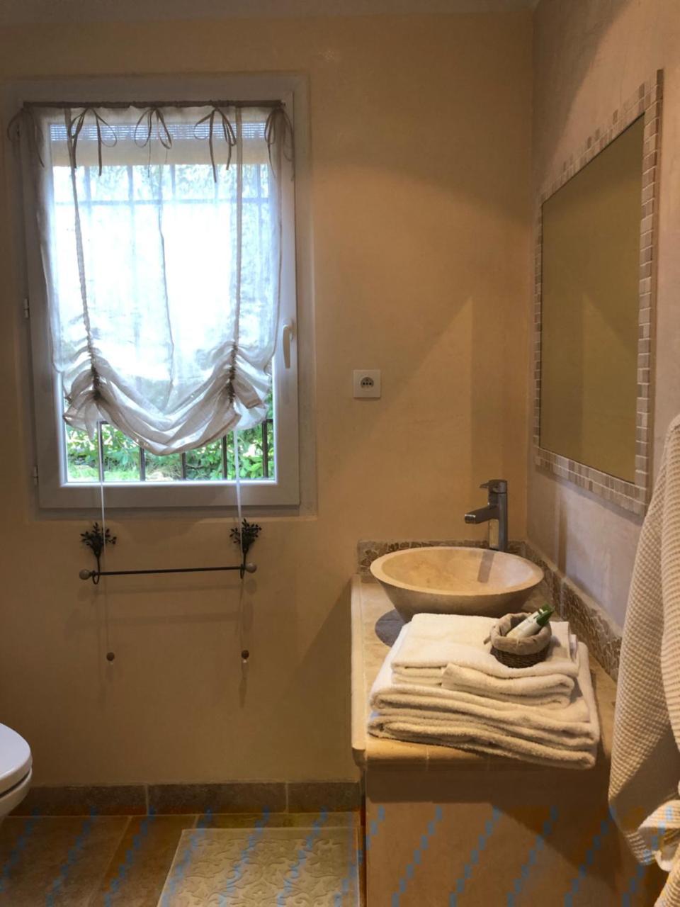 Mas De L'Olivette Panzió Cotignac Kültér fotó